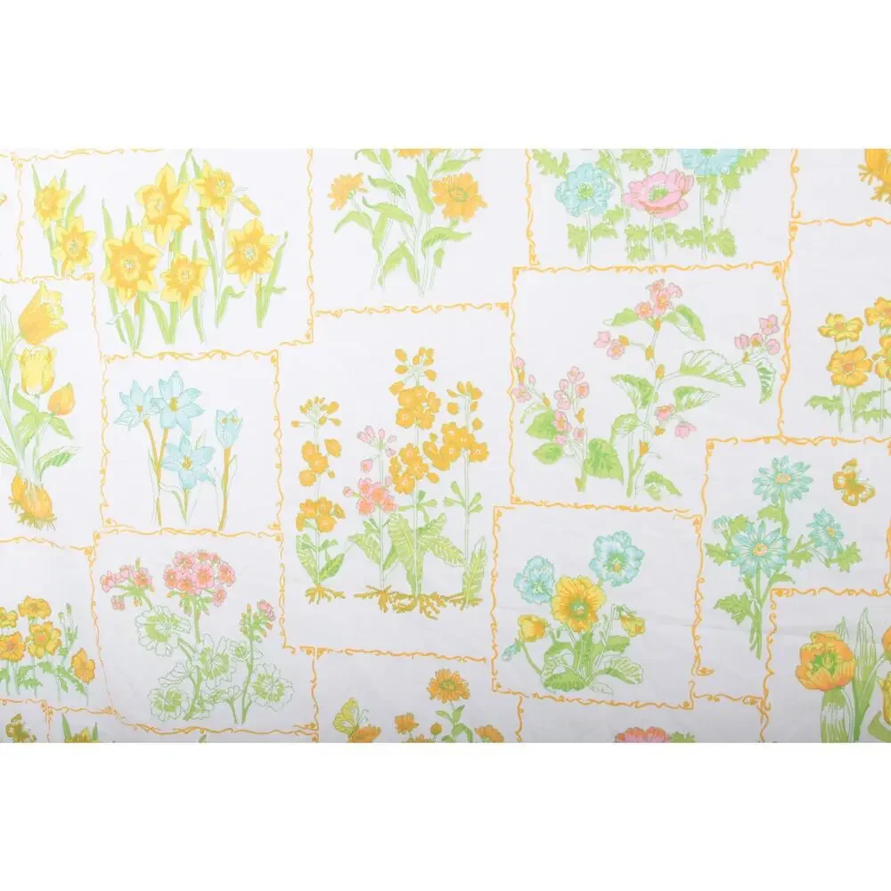 Vintage Full 1970's Bed Sheet Flowers White Sheet Bed Sheet Fabric Flowers